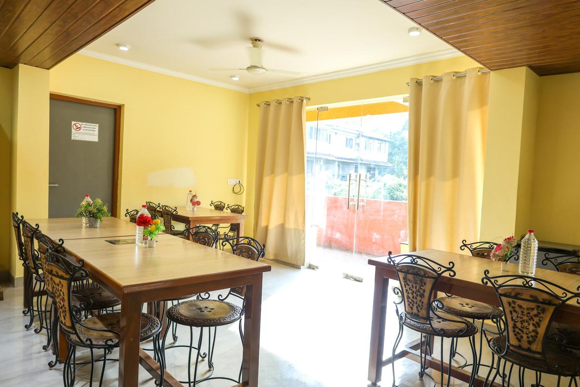 Café and dining