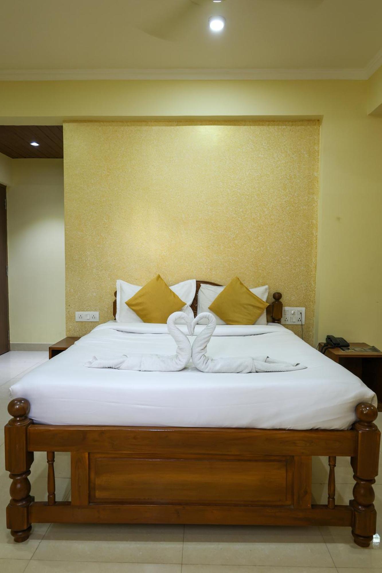Super Deluxe Room at Hotel Baga Grande
